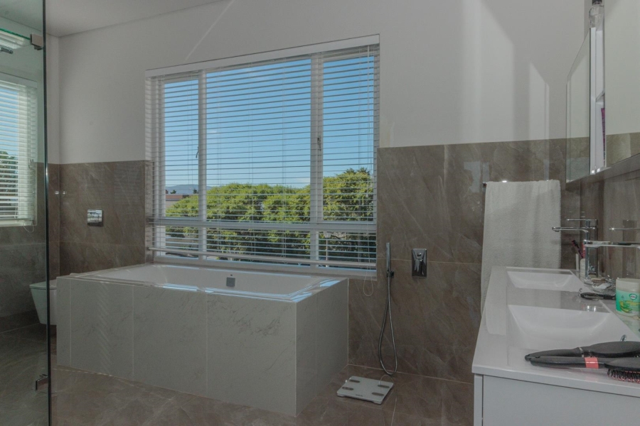 3 Bedroom Property for Sale in Sunset Beach Western Cape